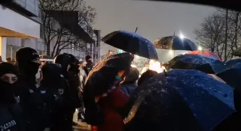 Протест пред централата на ГЕРБ в София