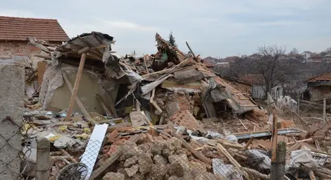 Още 1115 лева събраха ветовчани за семейството от взривената къща