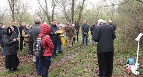 С панихида в местността Бальов дол бе почетена паметта на избитите от комунистите русенски интелектуалци&nbsp;