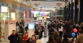 Над 20 000 души се изсипаха в „Мол Русе“ за Черния петък