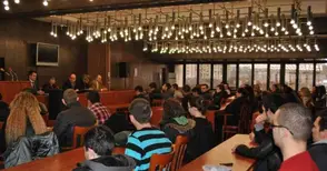 Бъдещи юристи се запознаха с  с работата на местната власт