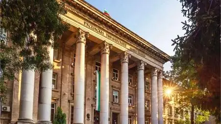 Благотворителен базар в университета събира пари за апарат за очни прегледи