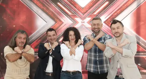 Брад Пит, Анджелина Джоли и английската кралица &ndash;  довечера на сцената на X Factor &nbsp;