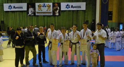 Каратето в &bdquo;Ипон&ldquo; с пет държавни медала