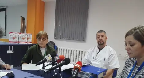 Д-р Красимир Теодосиев и д-р Лидия Стефанова обясниха донорските ситуации в Русе от 2003 година насам. 								     Снимка:Авторът