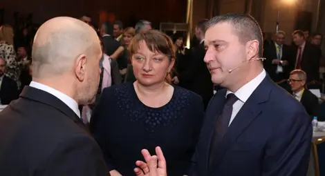 Сачева: Проверяваме 170 хил. души, които нито учат, нито работят