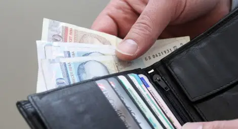 Минималната работна заплата да стане 560 лева от 1 януари, предвижда проект на МС