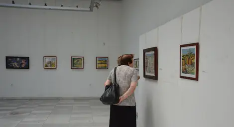 Унгарска художничка нарисува Рилския манастир в &bdquo;парцалена картина&ldquo;