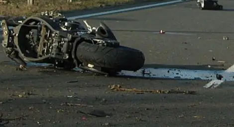 Моторист загина, спасявайки пешеходка