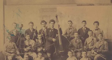 Снимка на оркестър при Мъжката гимназия &bdquo;Княз Борис&ldquo;.