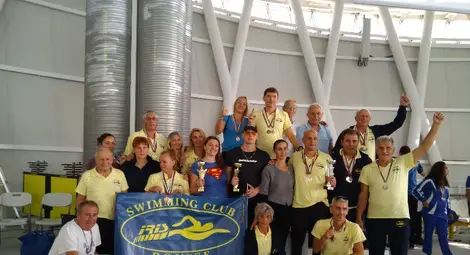 Плувците на &bdquo;Ирис&ldquo; с безчет медали от турнир в Бургас