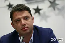 Делян Добрев не вярва да има грешки в сметките за ток Делян Добрев не вярва да има грешки в сметките за ток