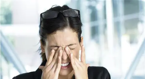 12 вредни навика, които състаряват преждевременно 12 вредни навика, които състаряват преждевременно