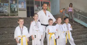 Децата на „Хелиос“ с куп медали от турнир в Плевен