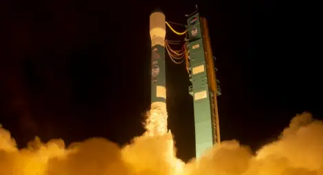 "Спейс Екс" изстреля успешно астронавти на мисия до МКС