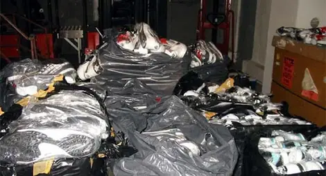 Двама заловени с 10 чувала фалшиви „Найк“ и „Пума“ за продан в Германия Двама заловени с 10 чувала фалшиви „Найк“ и „Пума“ за продан в Германия