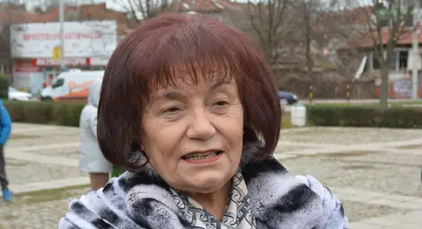 Янка Такева: До 40 кандидати за учителско място в големите градове, минималната заплата върви към 1900 лева