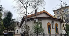 Частица от мощите на св.Николай помага на храма му в Русе, нужна е подкрепа и от миряните