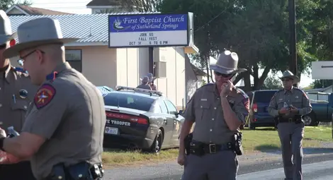 Масово убийство в тексаска църква, нападателят бил с автомат и защитна жилетка Масово убийство в тексаска църква, нападателят бил с автомат и защитна жилетка