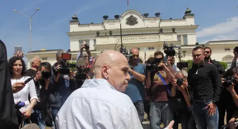 Слави Трифонов: Депутатите извършиха държавен преврат. От днес ние не живеем в демократична държава