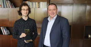 Българинов и Милков поздравиха таланта на десетилетието Николай Димитров