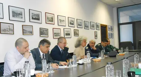 Три стъпки ще топят опашките от тирове на Дунав мост Три стъпки ще топят опашките от тирове на Дунав мост