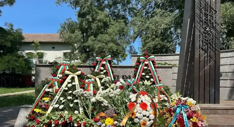 Русе почете паметта на Ботев и падналите за свободата на България