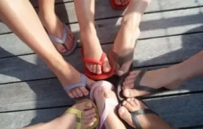 Хирурзи забраняват честото носене на джапанки Хирурзи забраняват честото носене на джапанки