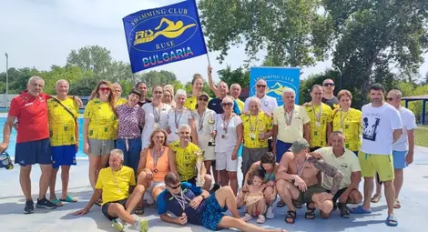 Ветераните на &bdquo;Ирис&ldquo; отново сила №1 в родното плуване