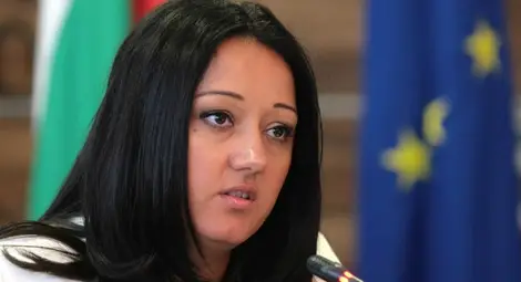 Павлова иска доизграждането на АМ "Струма" да бъде национална кауза Павлова иска доизграждането на АМ "Струма" да бъде национална кауза