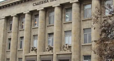 38-годишен с присъда за източена карта на роднина