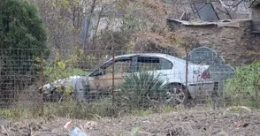 Две БМВ-та запалени на две  съседни улици в „Родина“