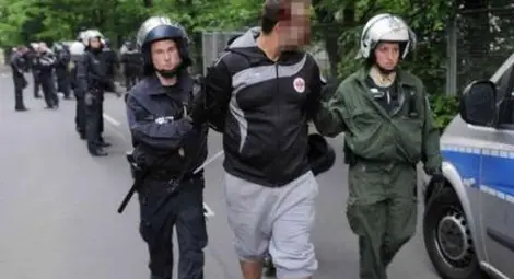 Масови безредици в Лайпциг! Германската полиция арестува над 200 души
