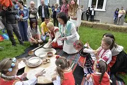 Танева меси хляб в Кубрат /галерия/