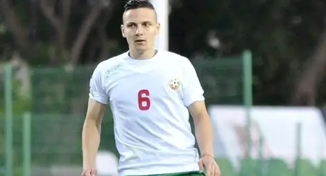 Христофор Хубчев ляв бек в идеалния отбор на кръга