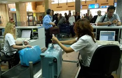 Хората над 58 г. изключени от онлайн чекирането