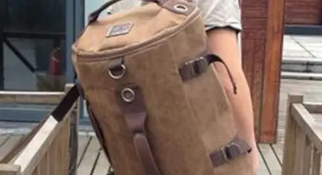 Полицай изсипа куфар с дрехи на общинска сесия и кресна: Гащите са на жена ми, вземай я, вече е свободна