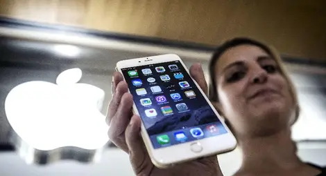 Първият iPhone с извит екран ще се появи през 2018 г.