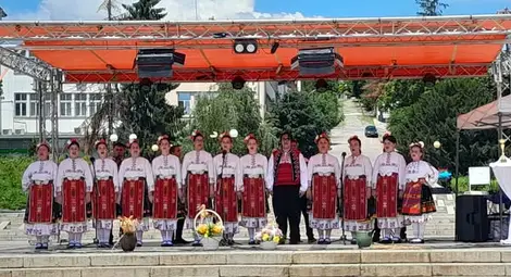 Русенският фолклорен ансамбъл "Зорница" с три награди от Национална среща в Попово