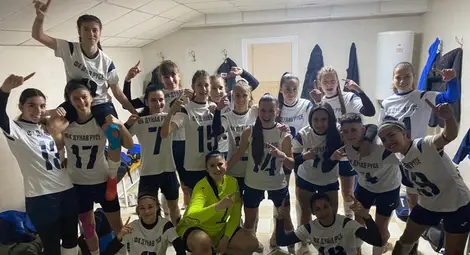 Дамите с първа победа на футболния терен