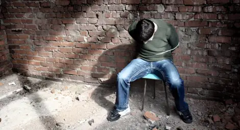 Отвлякоха и гориха мъж с преса за коса