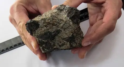 Масата на основната отломка от Челябинския метеорит е била 654 килограма