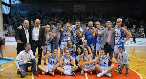 Сини шампионки! &bdquo;Дунав 8806&ldquo;  вдигна петата държавна титла