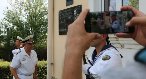 Драгомир Драганов с поздравление от командира на ВМС