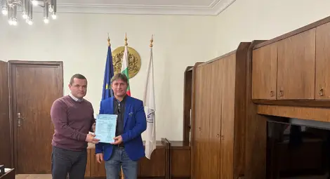 Кметът Пенчо Милков награди бронзовата медалистка от Световното по самбо в Кипър