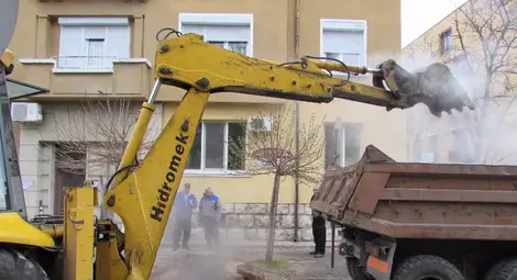 Авария на &bdquo;Топлофикация&ldquo; блокира общината в Русе за автомобили