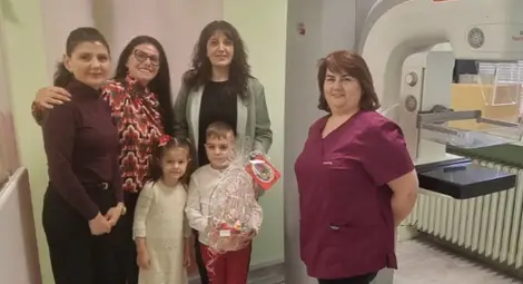 500 мартенички с послание за надежда озариха Комплексния онкологичен център в Русе