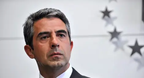 Плевнелиев е опростил дългове на граждани към бюджета за близо 380 хил. лв. Плевнелиев е опростил дългове на граждани към бюджета за близо 380 хил. лв.