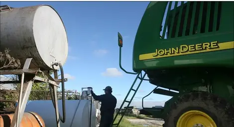 Разглеждат на закрито заседание наредбата за горивата, разгневила агросектора Разглеждат на закрито заседание наредбата за горивата, разгневила агросектора