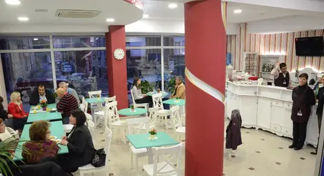 Сладкарница &bdquo;Русчук&ldquo; се завръща - обновена и на нов русенски адрес